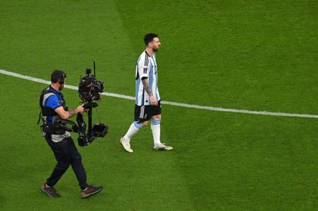 1669489537562057956.jpg FigxFogVIAEByKh.jpg